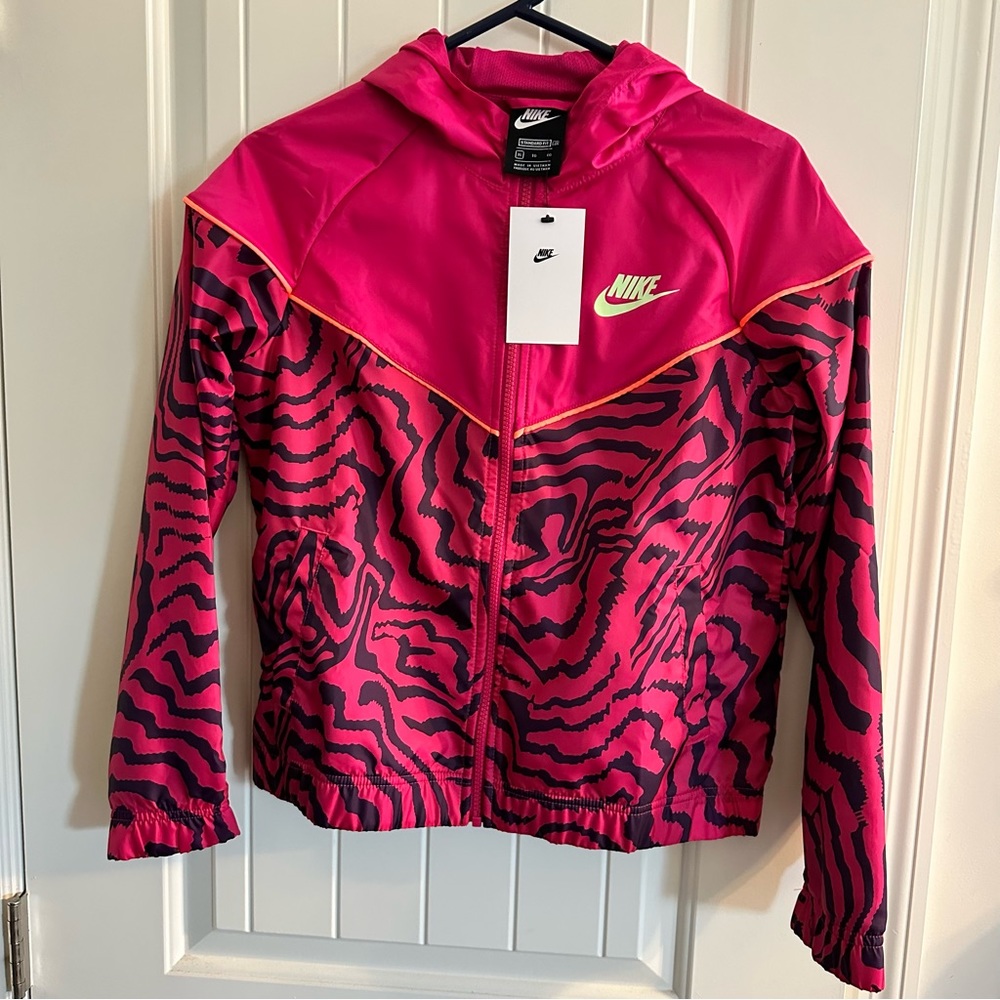 Nike Girls light jacket. Size XL girls. NWT.